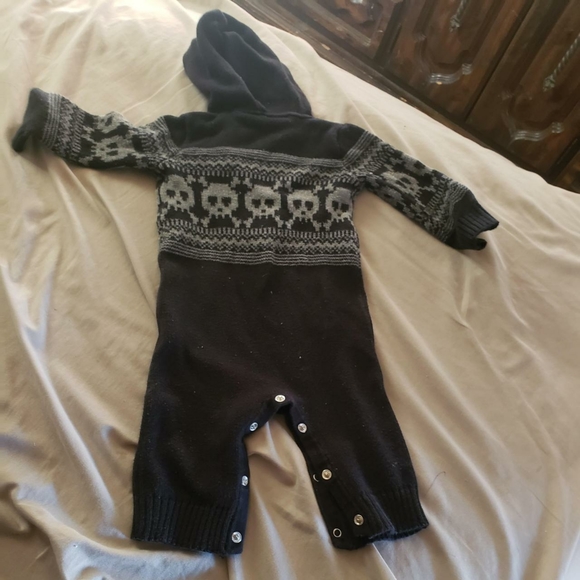 Onsie - Picture 2 of 3